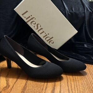 NWT LIFESTRIDE KNIT PUMPS 8.5